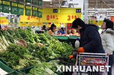 全國蔬菜價格小幅上漲 成品糧油價格穩(wěn)定(圖)